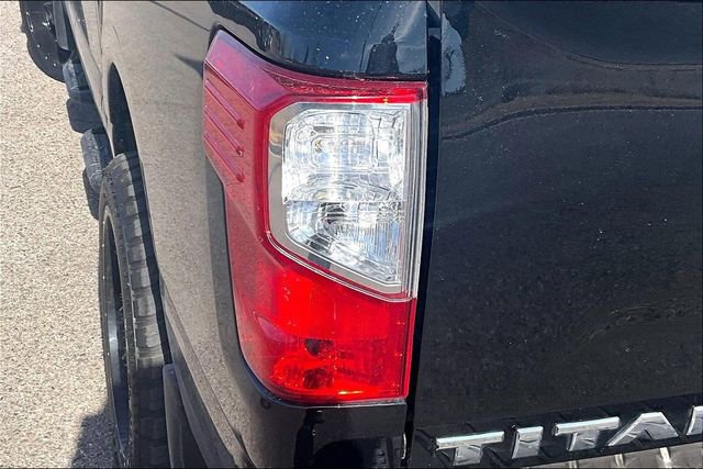 Used 2024 Nissan Titan SV w/ SV Convenience Package image 30