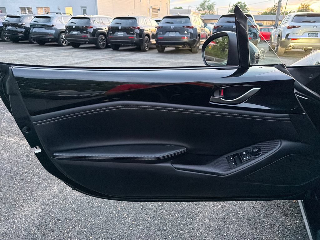 Certified 2025 MAZDA MX-5 Miata RF Grand Touring RWD image 17