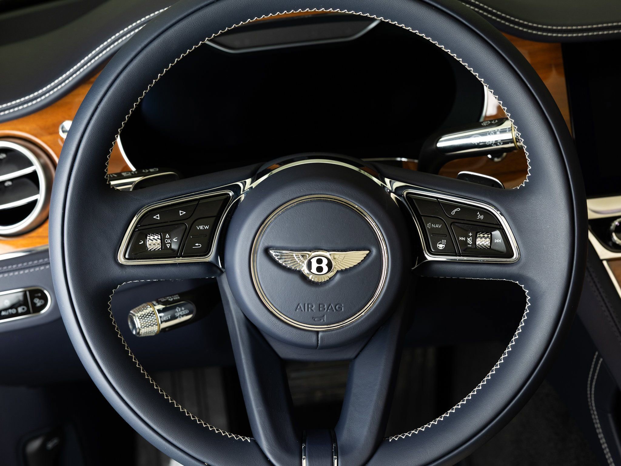 Used 2024 Bentley Continental GT image 21