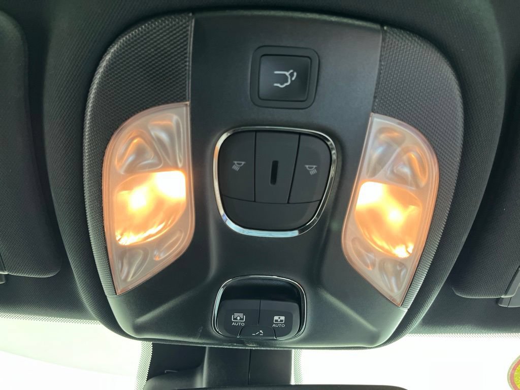 Used 2025 Jeep Compass Limited w/ Elite Group AWD/4WD image 30
