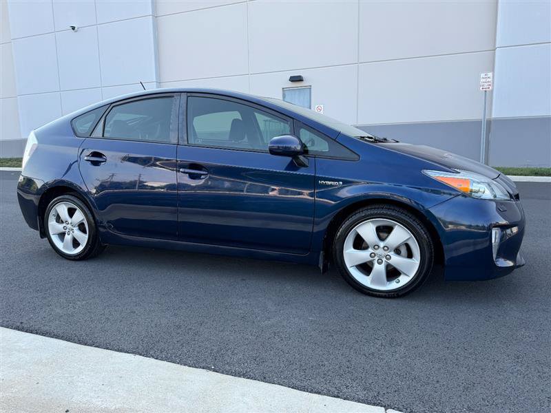 Used 2015 Toyota Prius Five w/ Advanced Technology Package FWD image 19