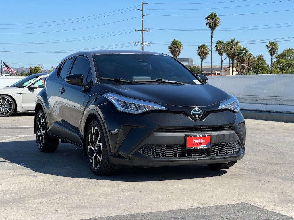 Used 2020 Toyota C-HR XLE FWD image 3