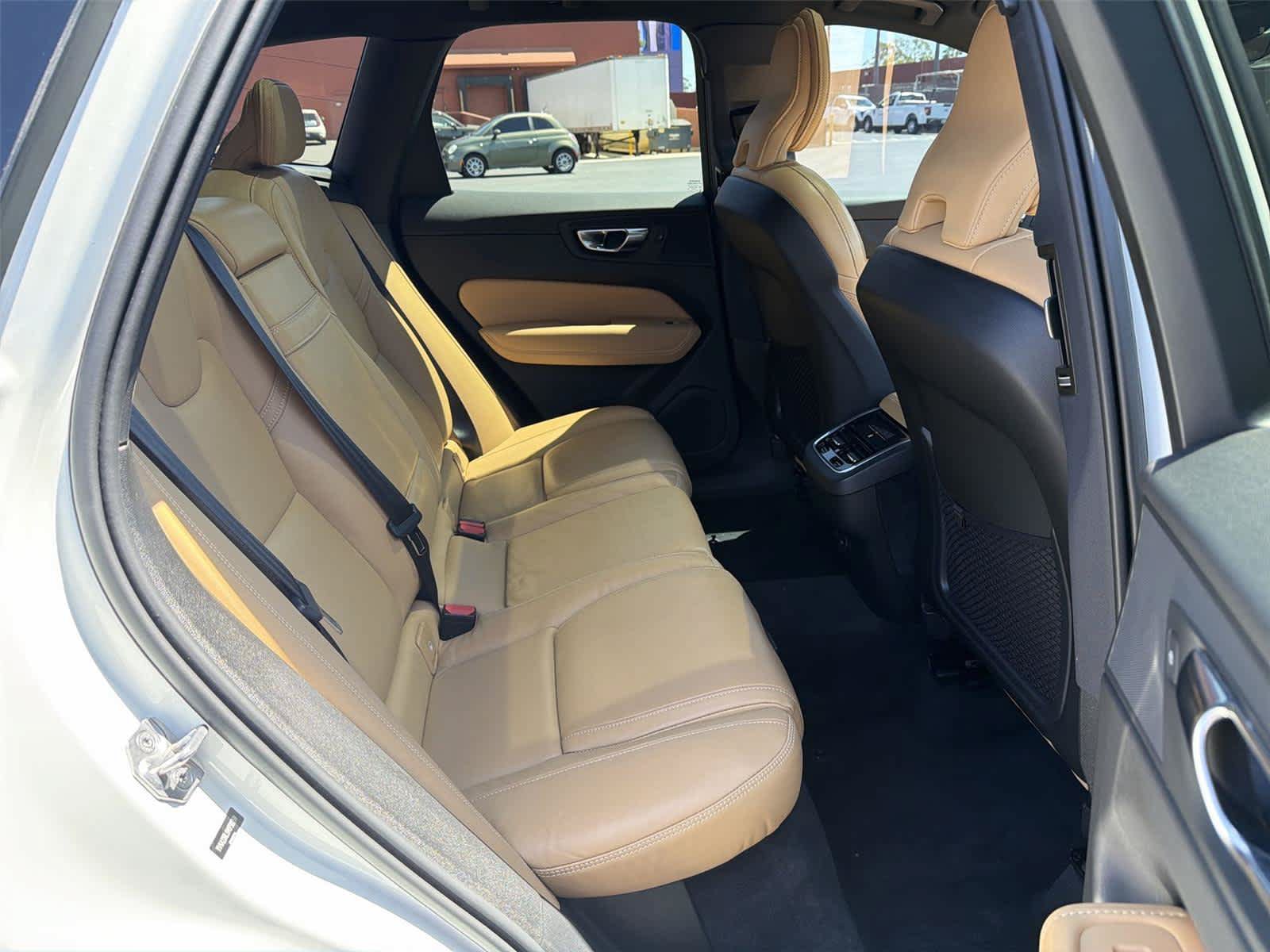 Used 2021 Volvo XC60 T6 Inscription w/ Advanced Package AWD/4WD image 13