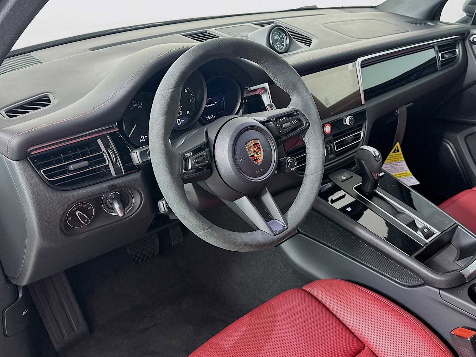 New 2026 Porsche Macan Turbo image 4