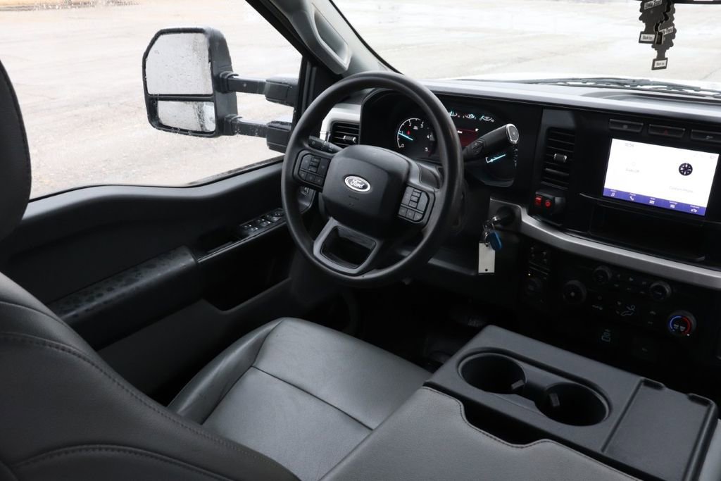 Used 2024 Ford F550 4x4 Crew Cab Super Duty image 11