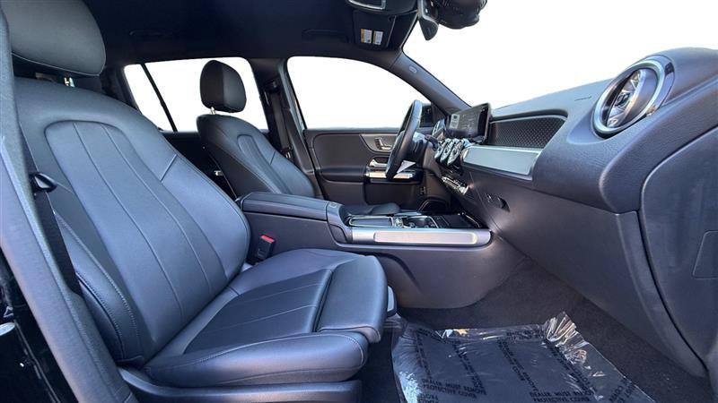 Used 2024 Mercedes-Benz EQB 250+ image 17