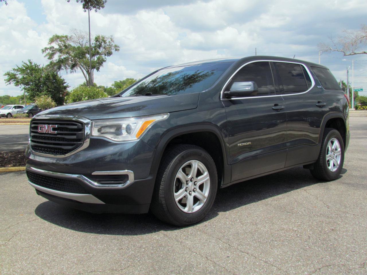 Used 2019 GMC Acadia SLE FWD image 4