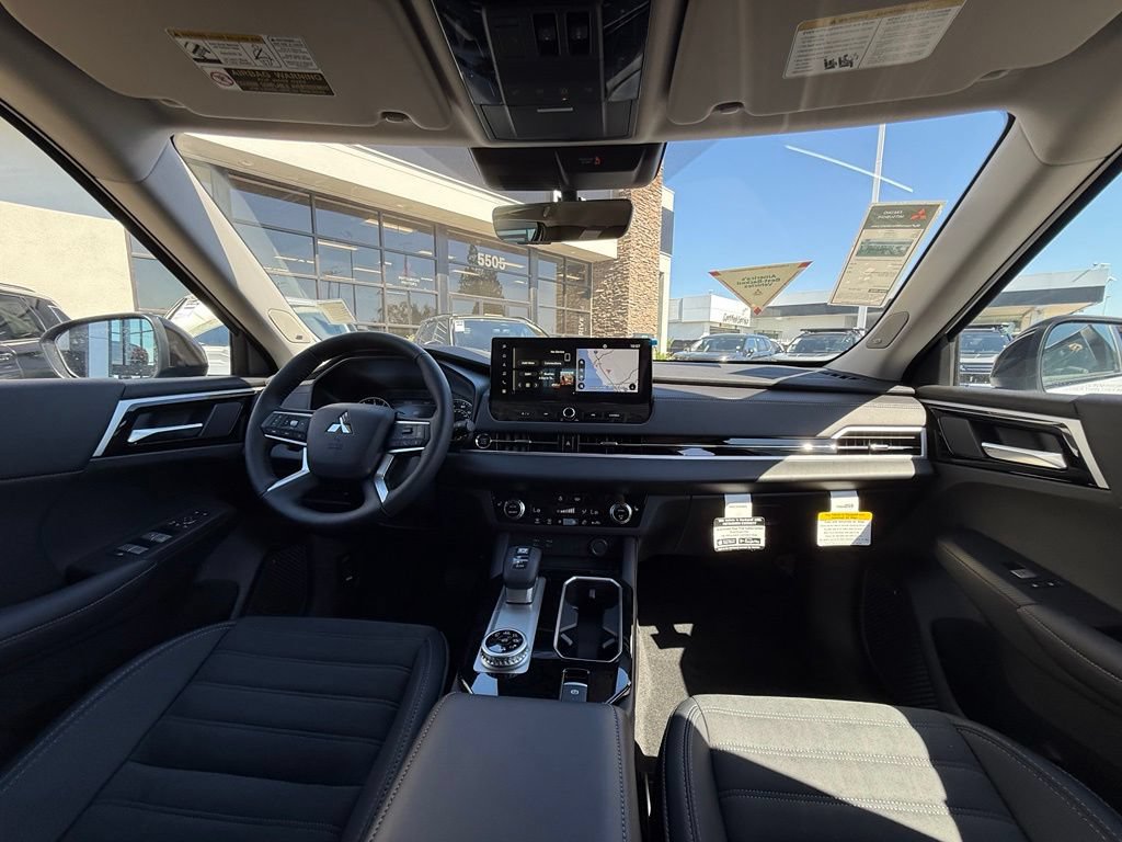 New 2026 Mitsubishi Outlander AWD image 19