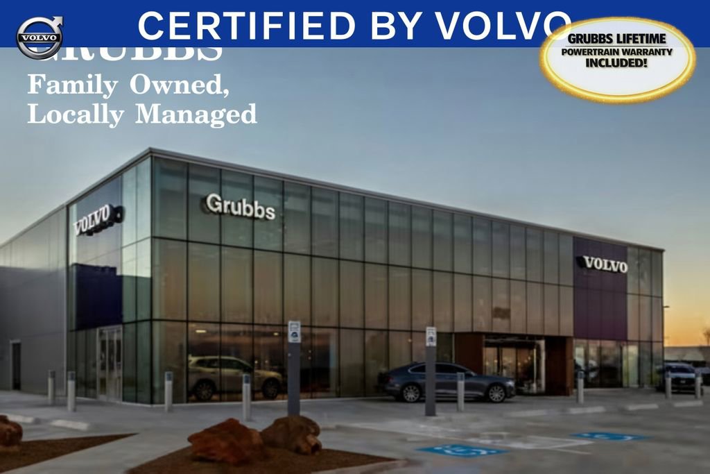 Used 2023 Volvo XC60 B5 Ultimate w/ Climate Package image 8
