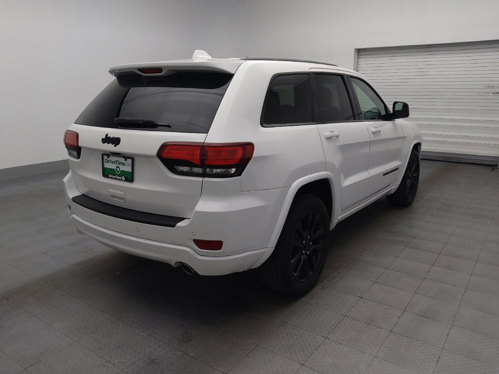 Used 2019 Jeep Grand Cherokee Altitude RWD image 9