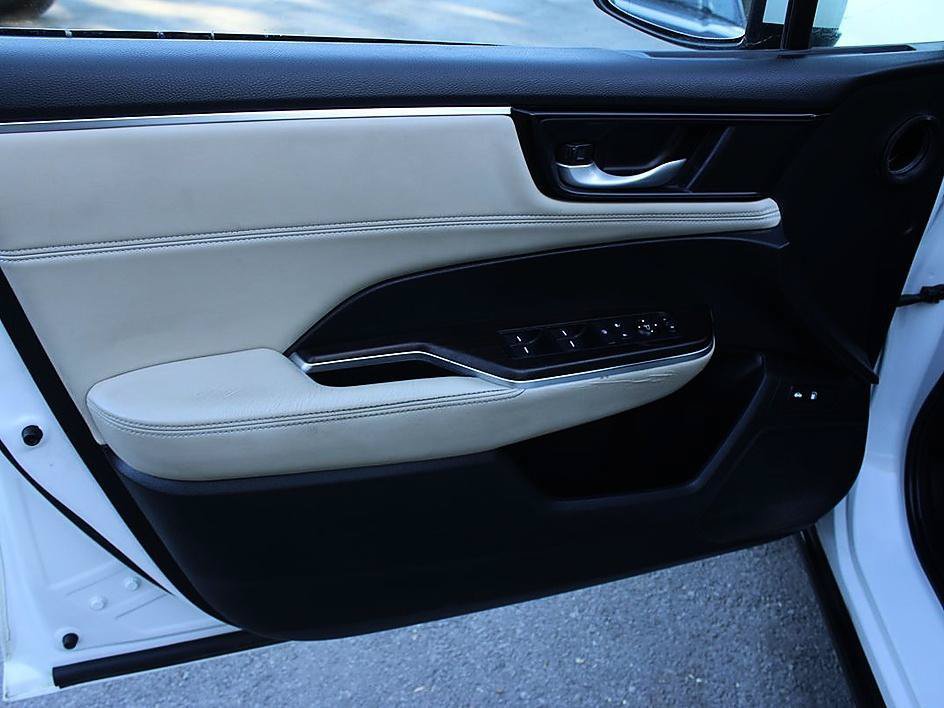 Used 2019 Honda Clarity Plug-In Hybrid image 8