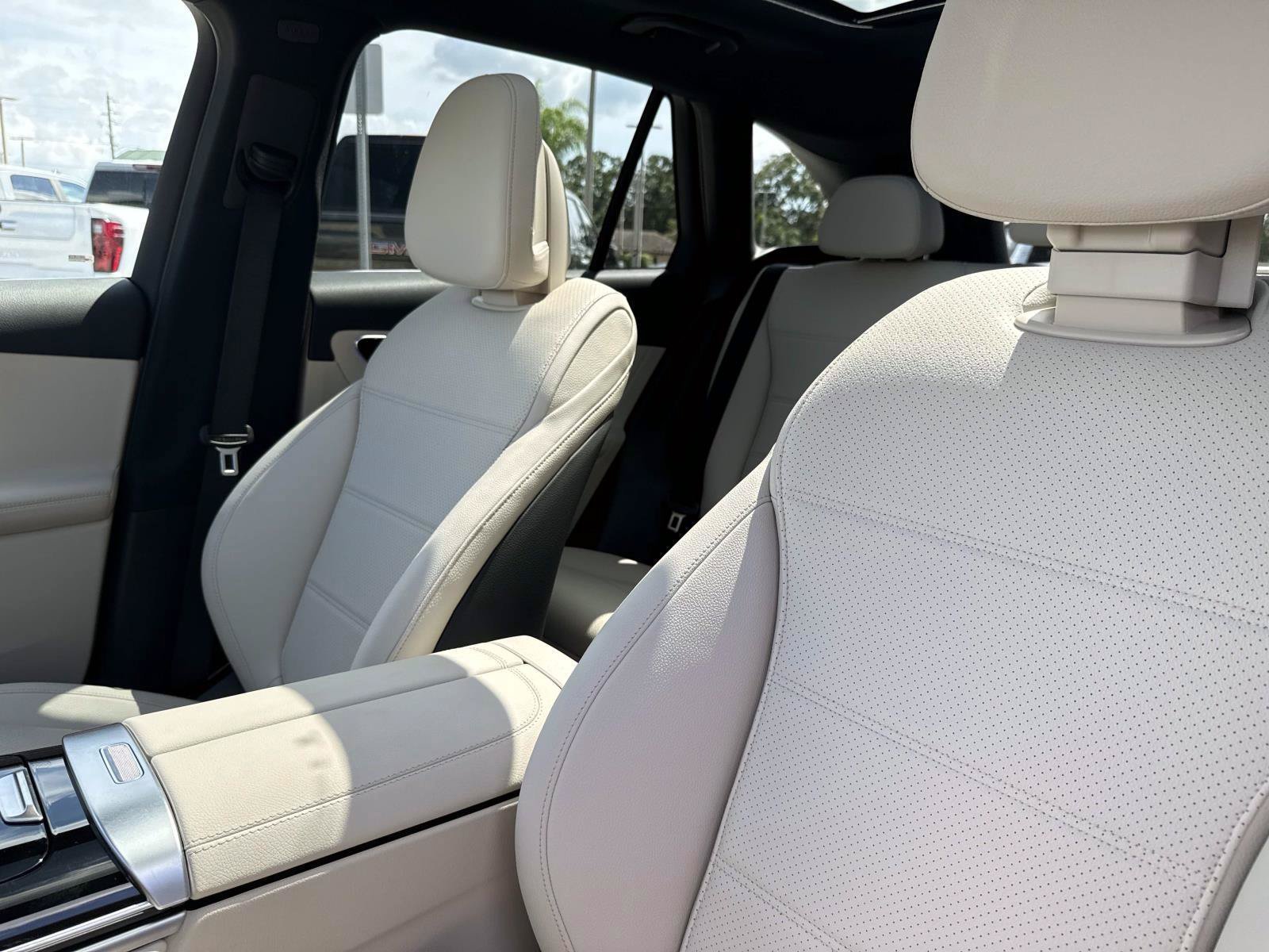 New 2027 Mercedes-Benz GLC 300 image 23