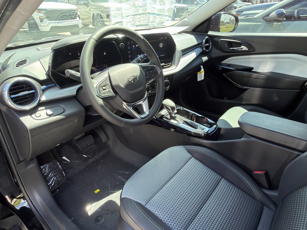 New 2026 Chevrolet Trax LT w/ Driver Confidence Package FWD image 18