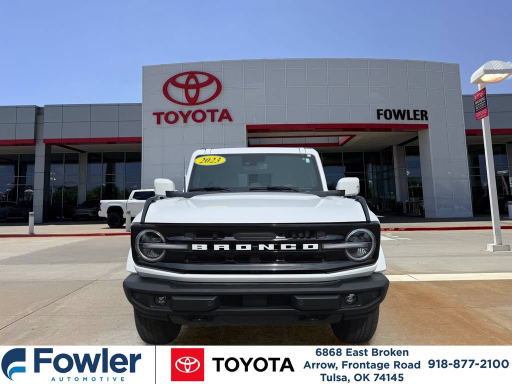 Used 2023 Ford Bronco Outer Banks AWD/4WD image 2