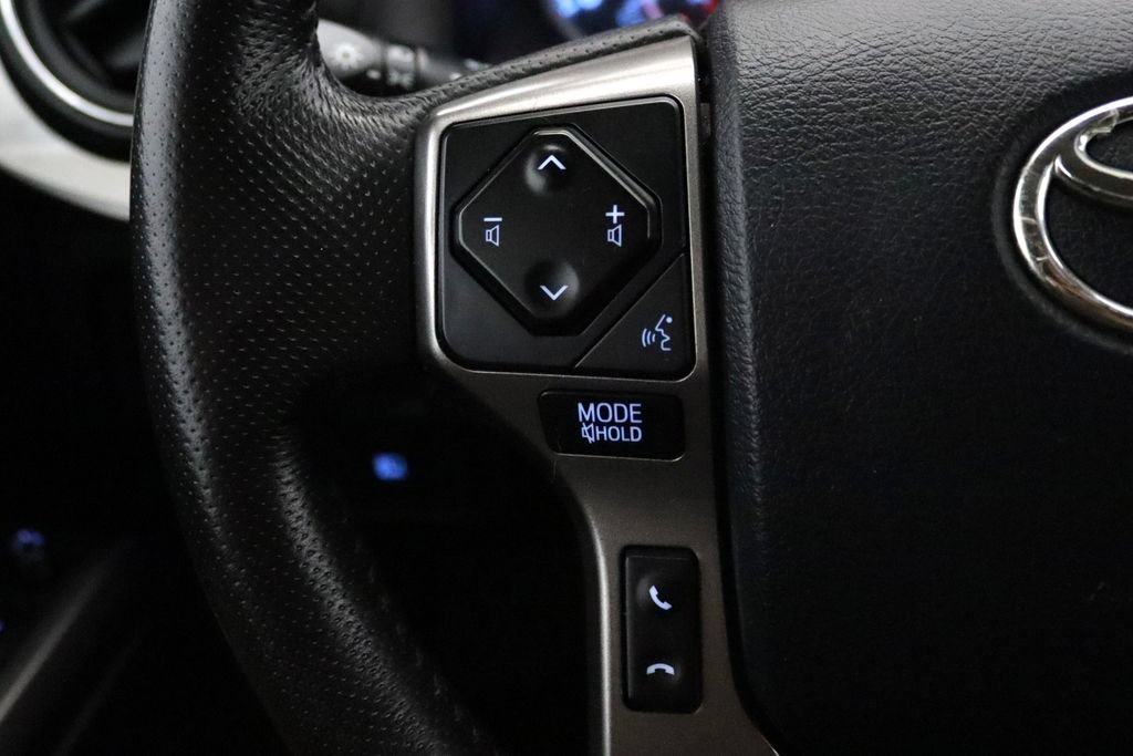 Used 2019 Toyota Tacoma SR5 AWD/4WD image 18