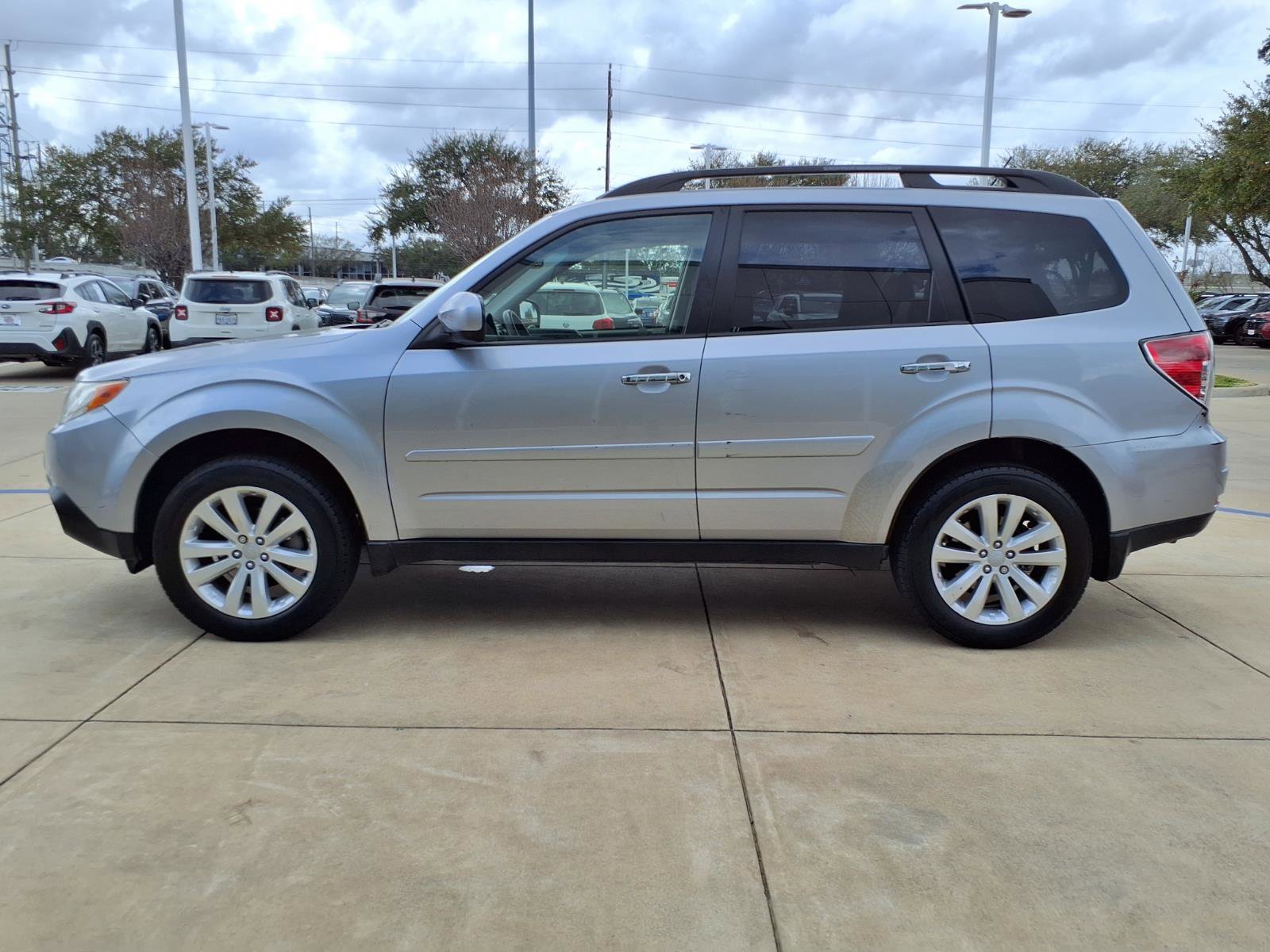 Used 2013 Subaru Forester 2.5X Limited image 23