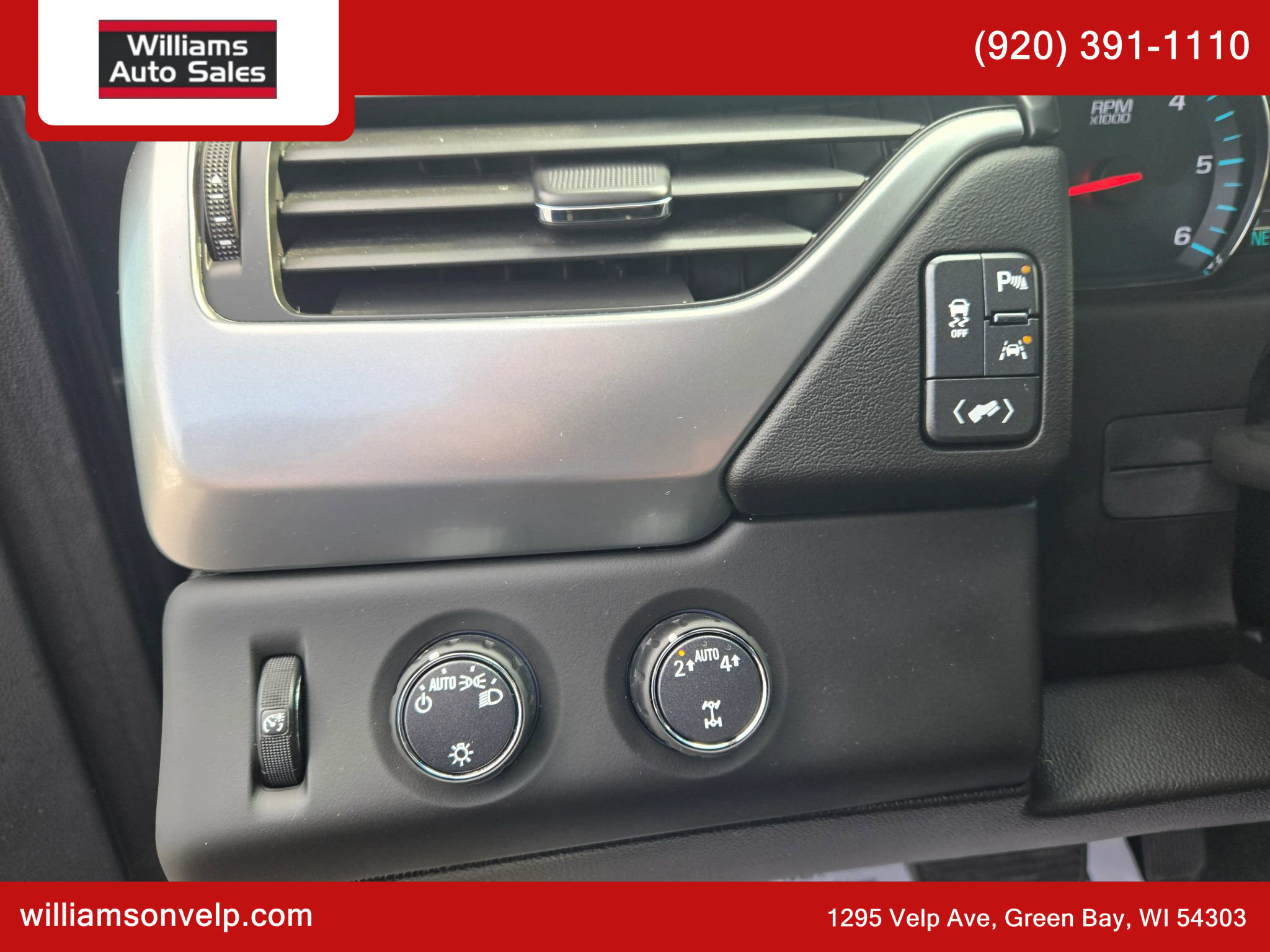 Used 2018 Chevrolet Suburban LT image 20