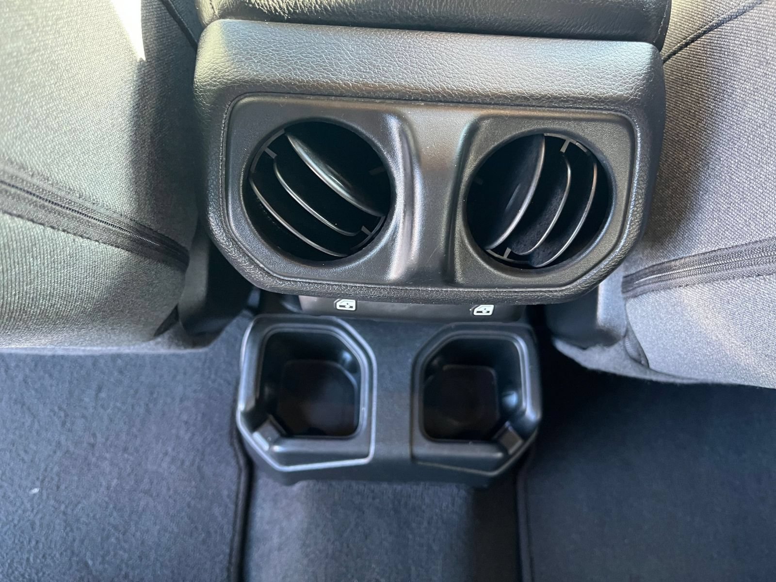 Used 2025 Jeep Wrangler Unlimited Sport AWD/4WD image 21