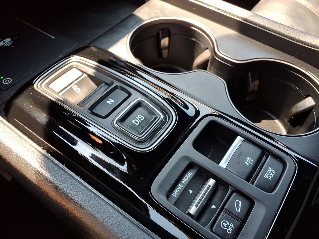 Used 2023 Honda Pilot TrailSport image 19