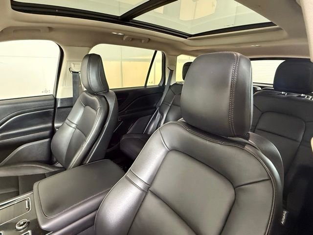 Used 2023 Lincoln Aviator 2WD w/ Premium Package image 6