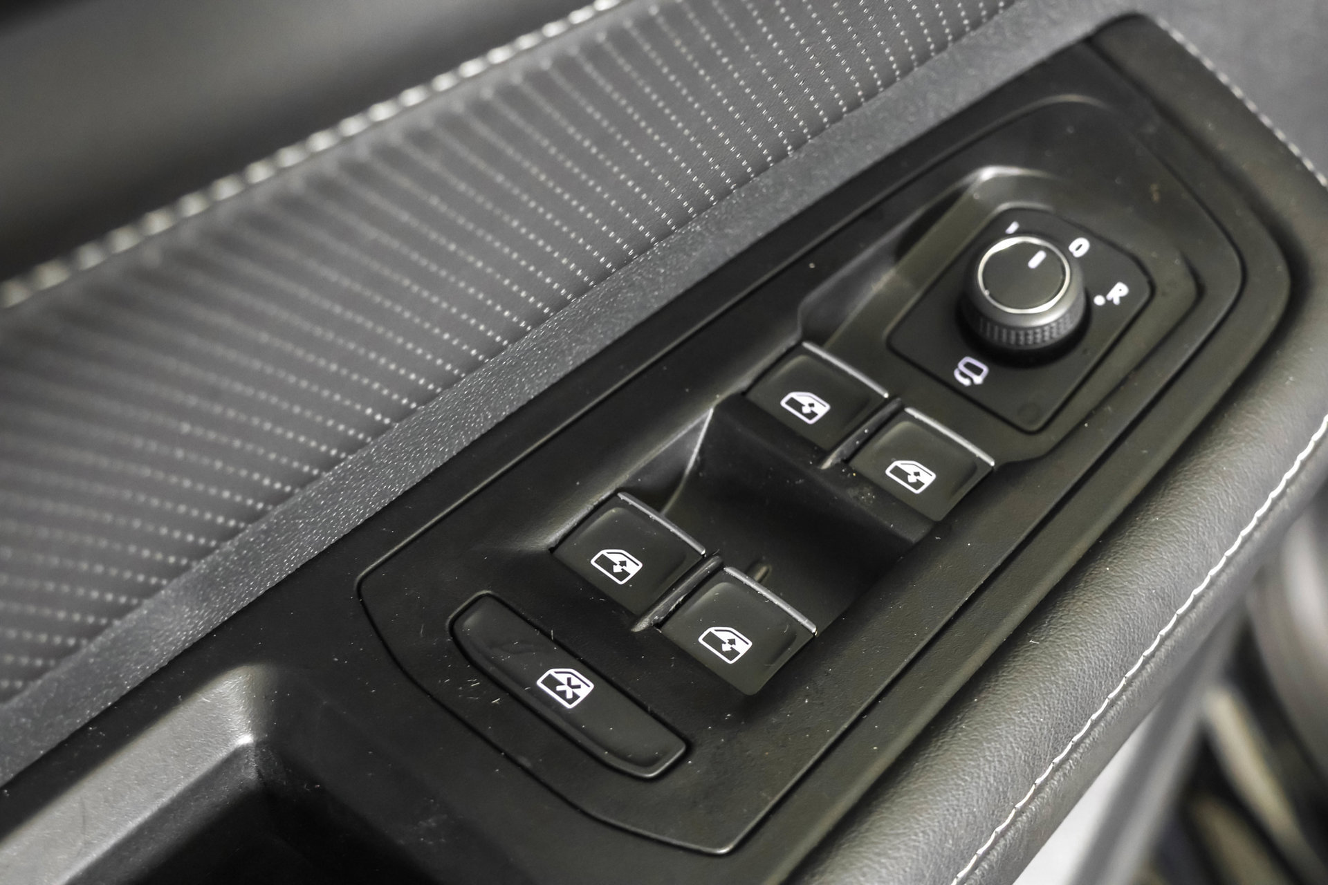 Used 2026 Volkswagen Atlas Cross Sport SEL Premium R-Line AWD/4WD image 36