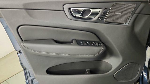 New 2026 Volvo XC60 B5 Ultra w/ Climate Package AWD/4WD image 9