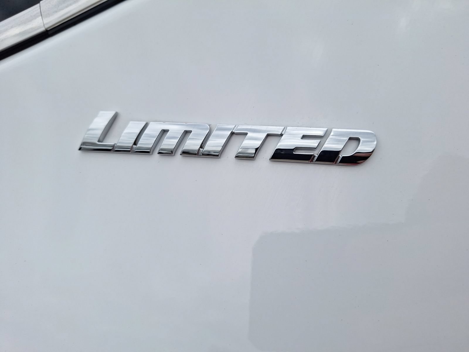 Used 2026 Toyota Tundra Limited w/ Power Package AWD/4WD image 13