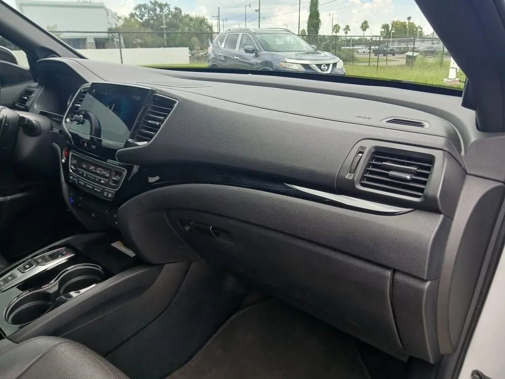 Used 2022 Honda Pilot Black Edition image 17