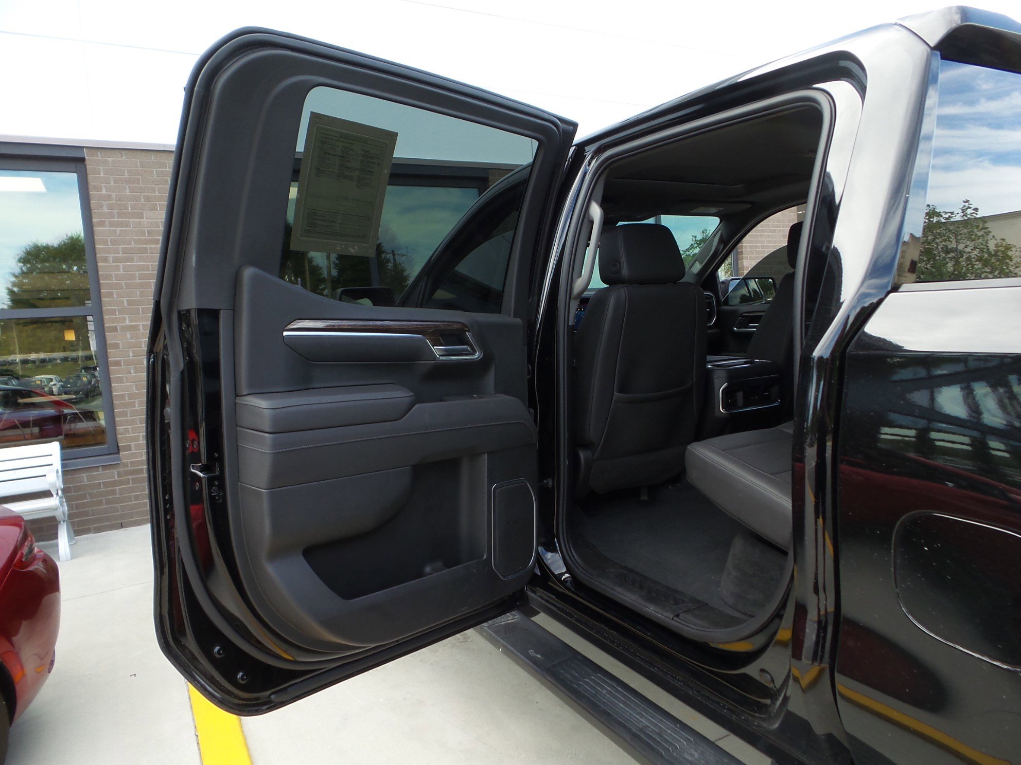 Used 2025 GMC Sierra 1500 Elevation w/ Elevation Premium Package image 38