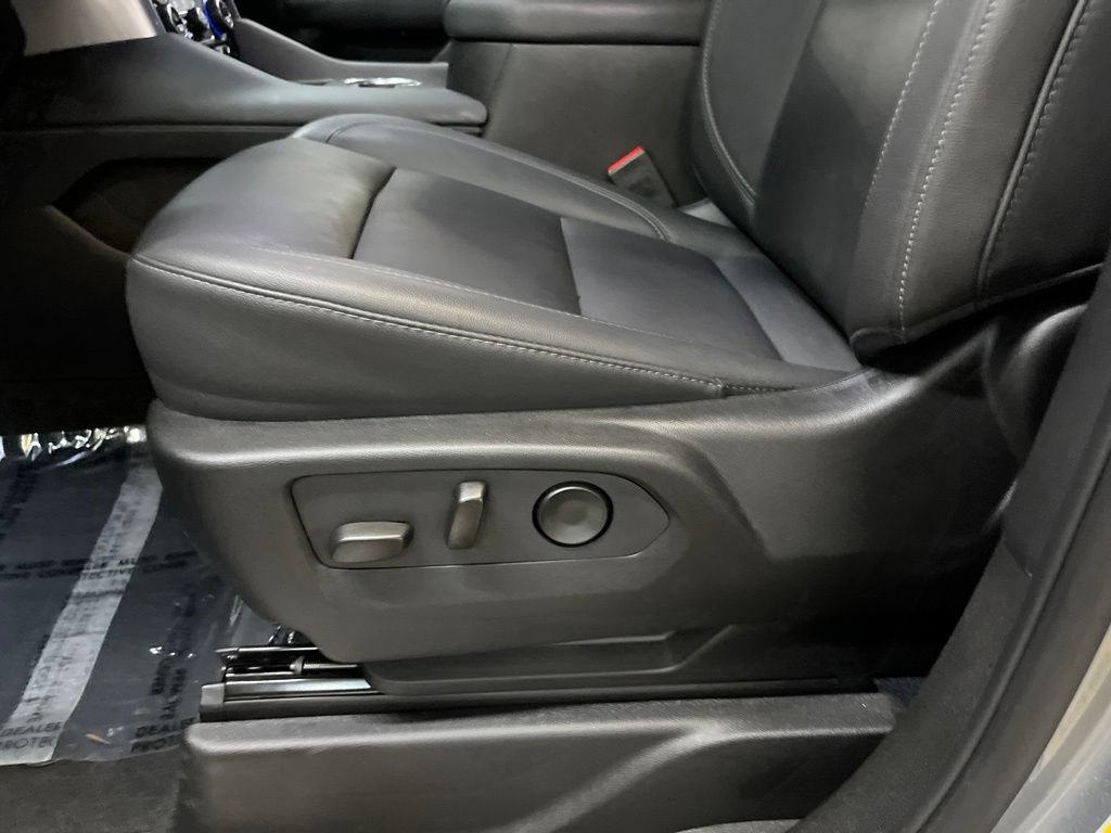 Used 2024 Chevrolet Tahoe Z71 w/ Luxury Package AWD/4WD image 14