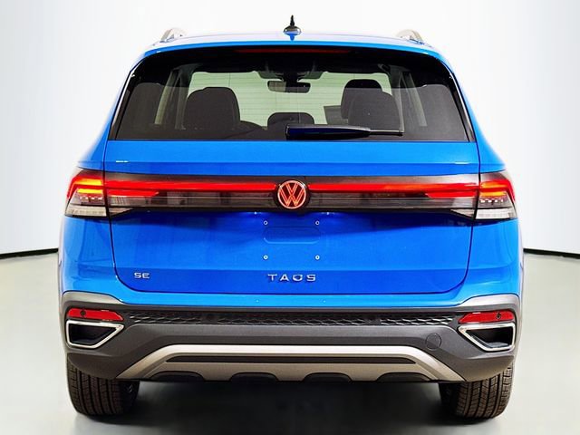 New 2025 Volkswagen Taos SE image 4