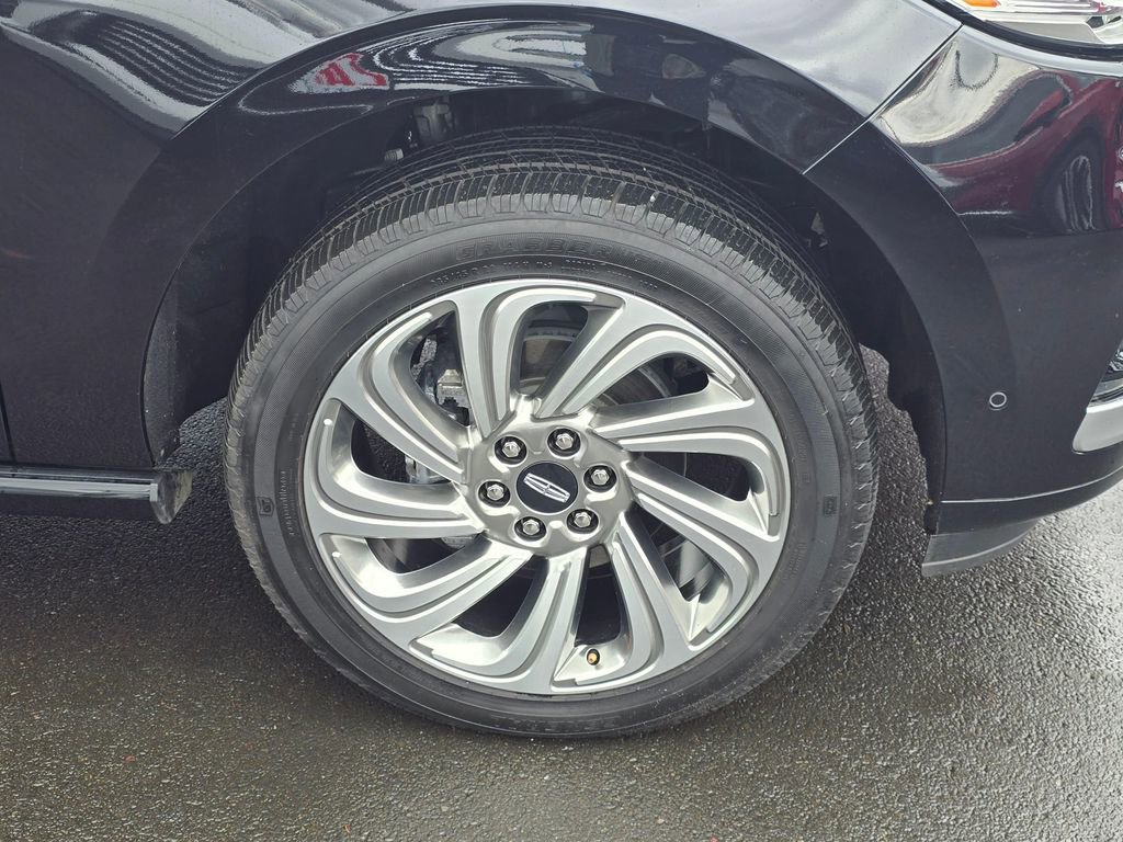 Used 2024 Lincoln Navigator L Reserve image 9