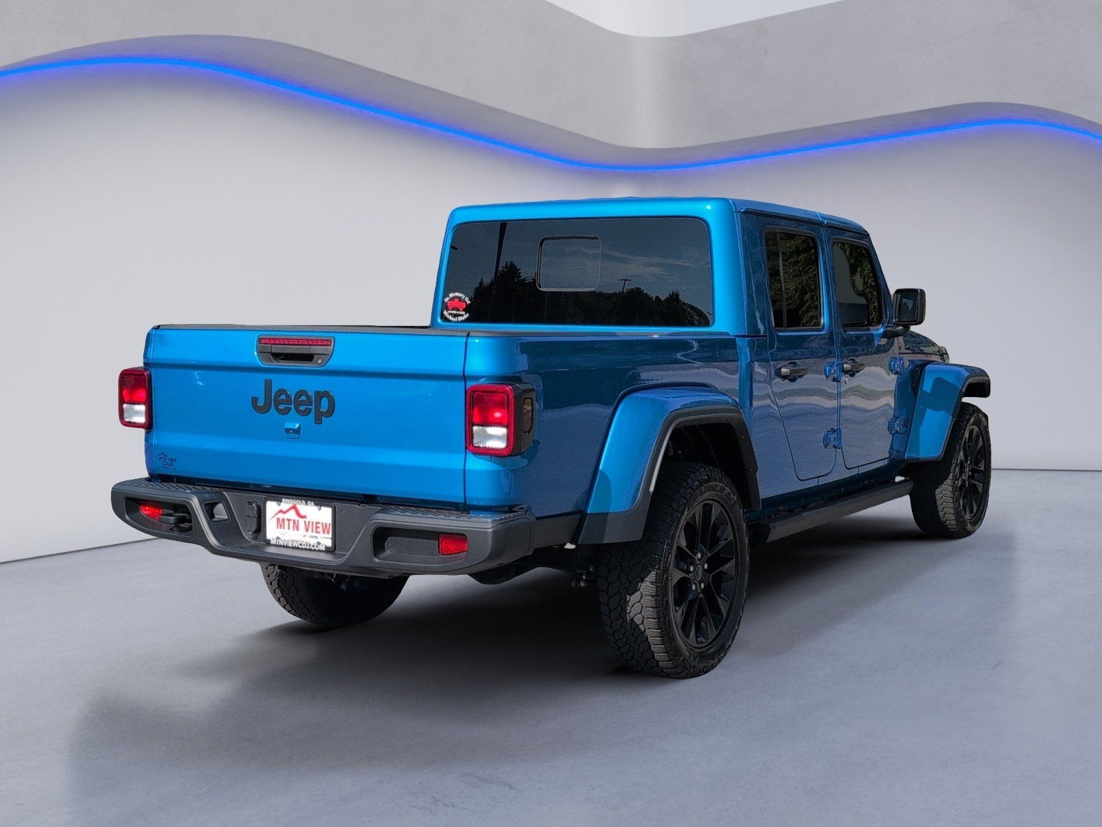 Used 2025 Jeep Gladiator Sport AWD/4WD image 7