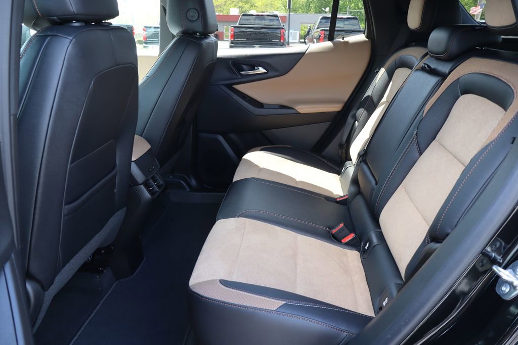 Used 2025 Chevrolet Equinox ACTIV w/ Safety and Technology Package AWD/4WD image 22