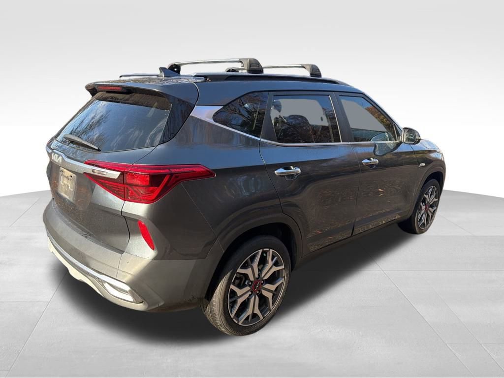 Used 2023 Kia Seltos SX w/ SX Sunroof Package image 5