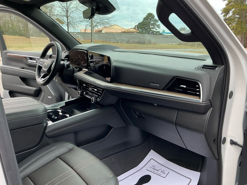 Used 2025 Chevrolet Tahoe High Country AWD/4WD image 24