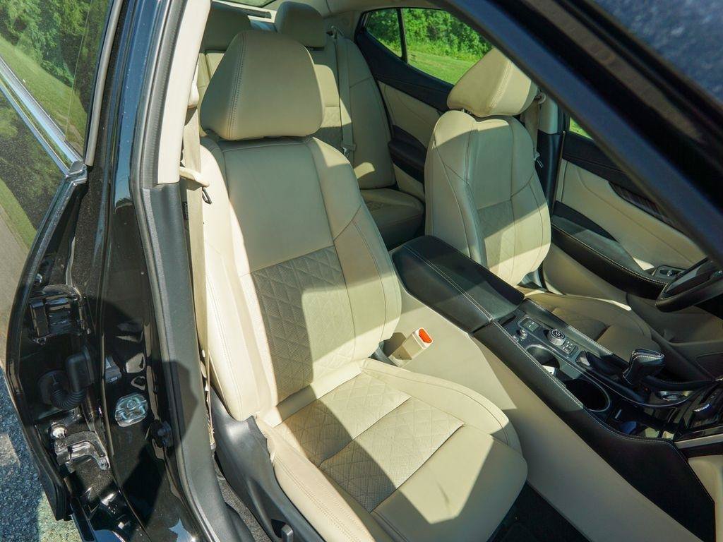 Used 2018 Nissan Maxima Platinum FWD image 31
