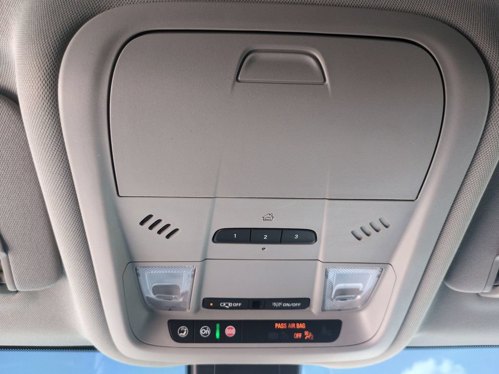 Used 2021 Chevrolet Equinox LT FWD image 19