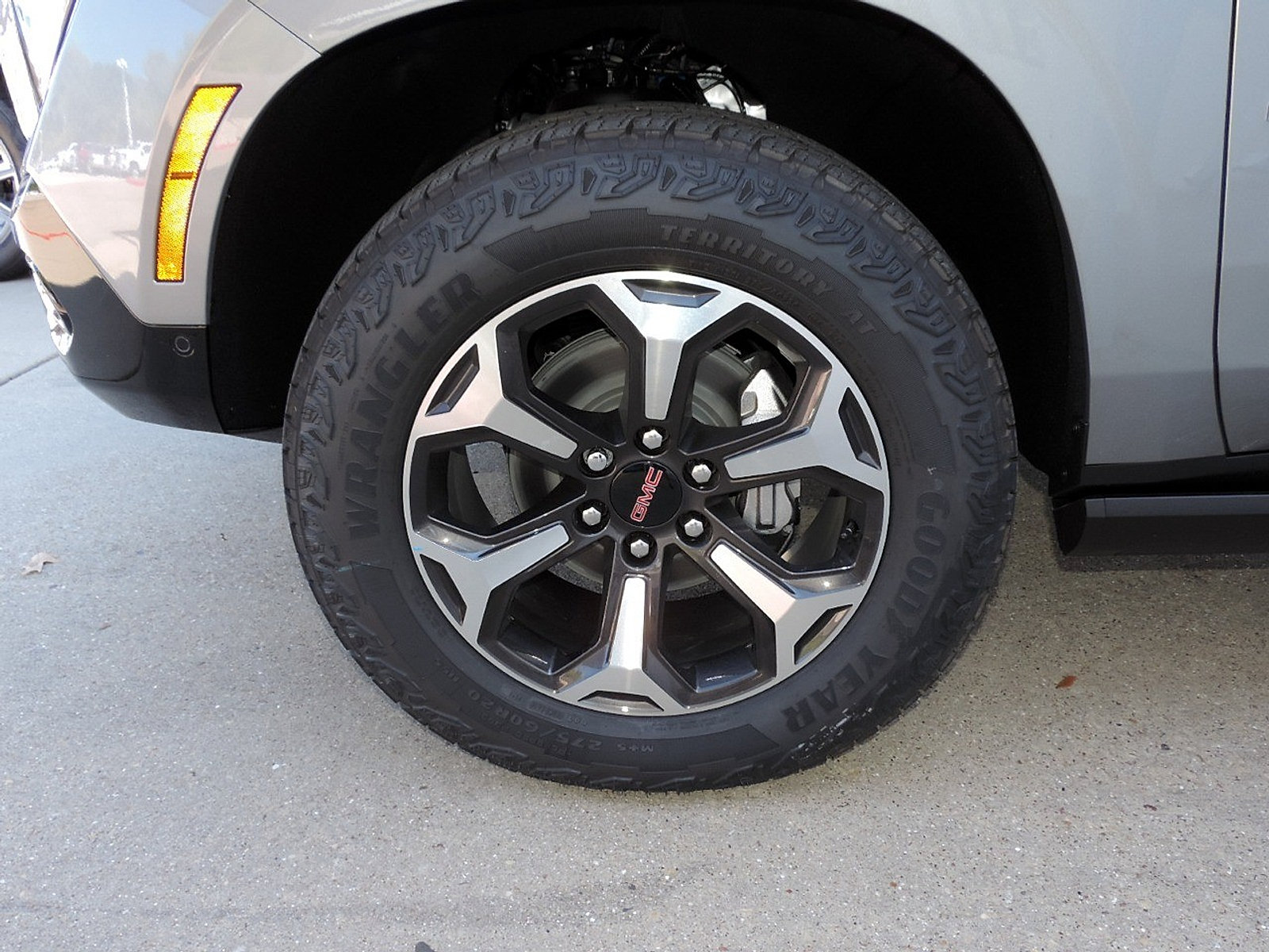 New 2026 GMC Yukon XL AT4 Ultimate w/ LPO, Floor Liner Package AWD/4WD image 16