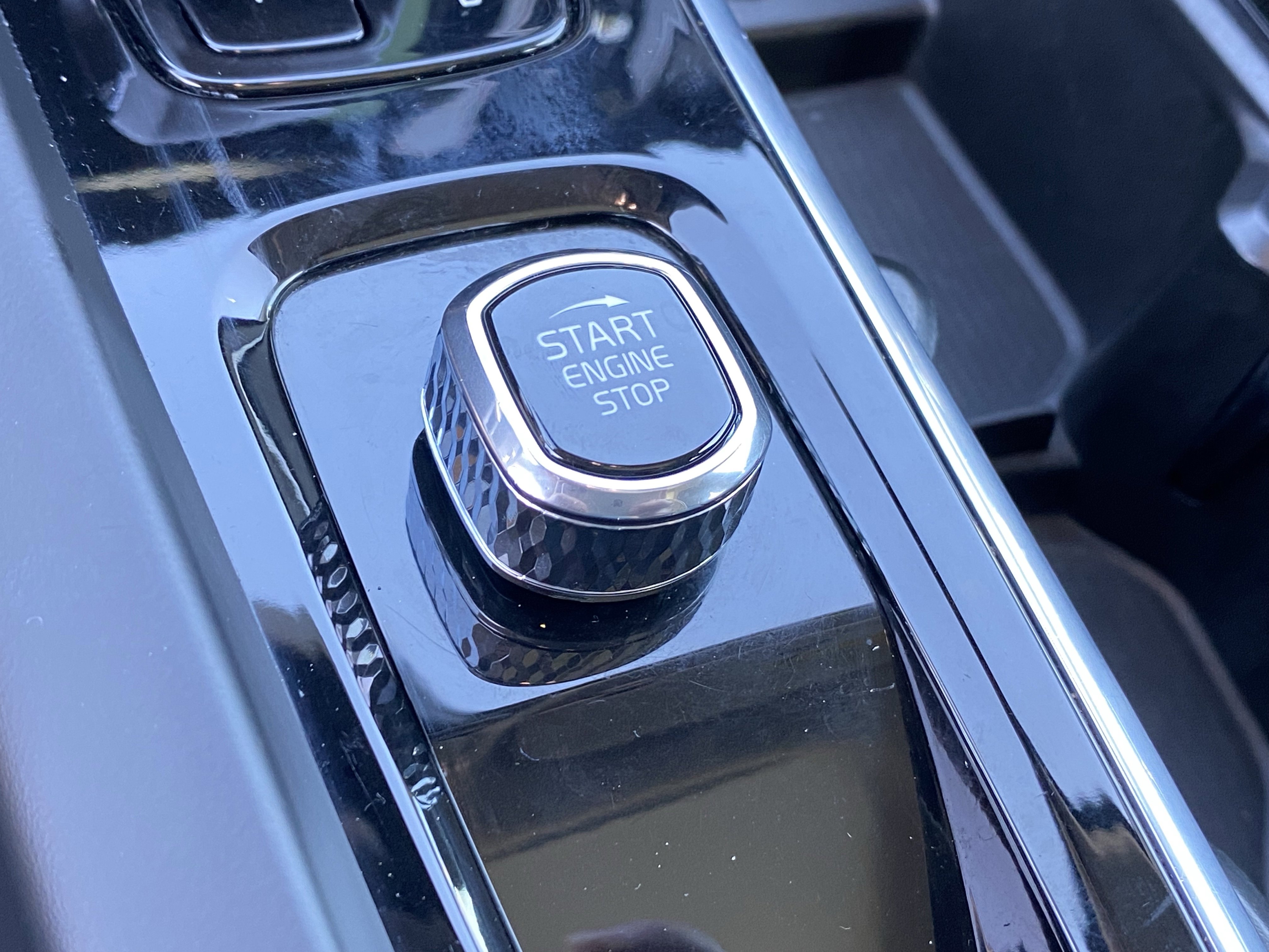 Used 2024 Volvo S60 B5 Plus image 24