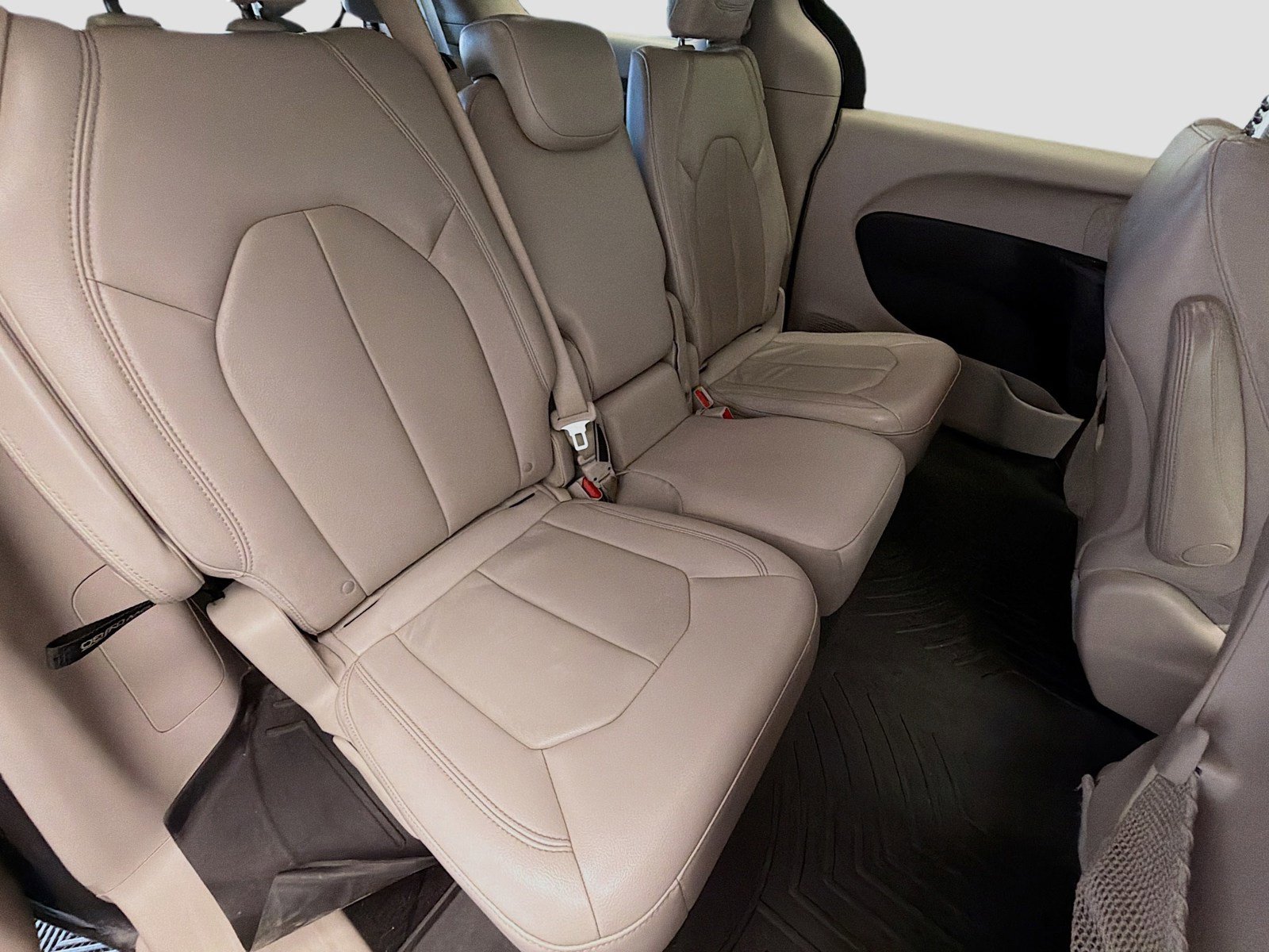 Used 2017 Chrysler Pacifica Touring-L FWD image 14