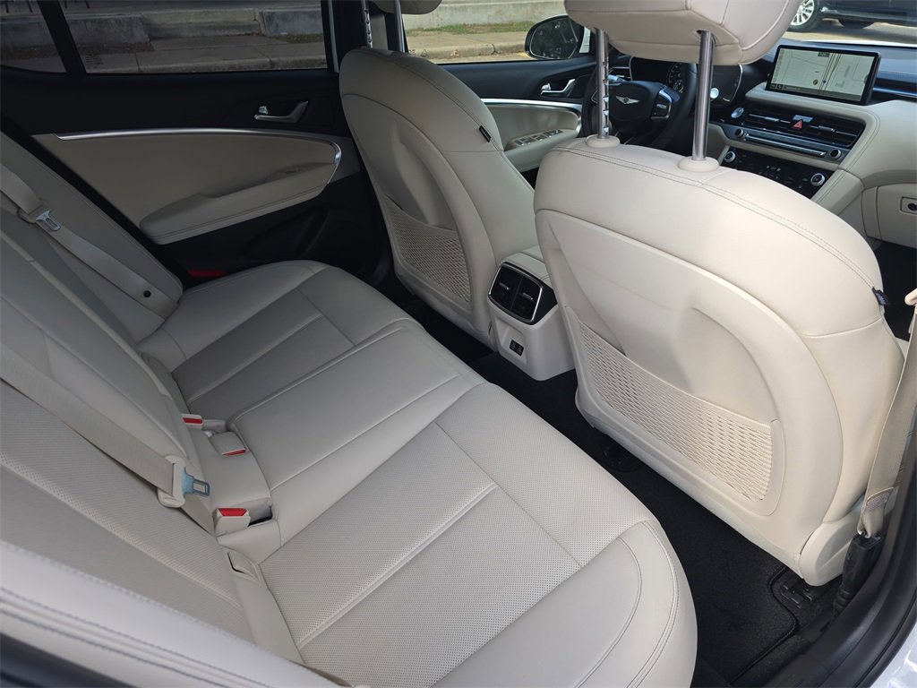 Used 2026 Genesis G70 2.5T image 11