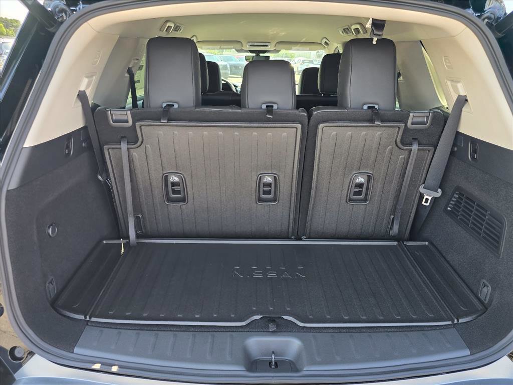 New 2026 Nissan Pathfinder SL w/ Cargo Package FWD image 21
