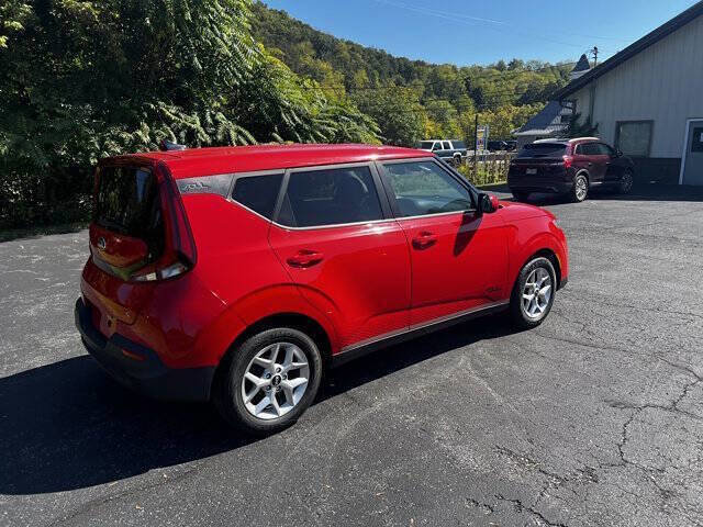 Used 2020 Kia Soul S image 3