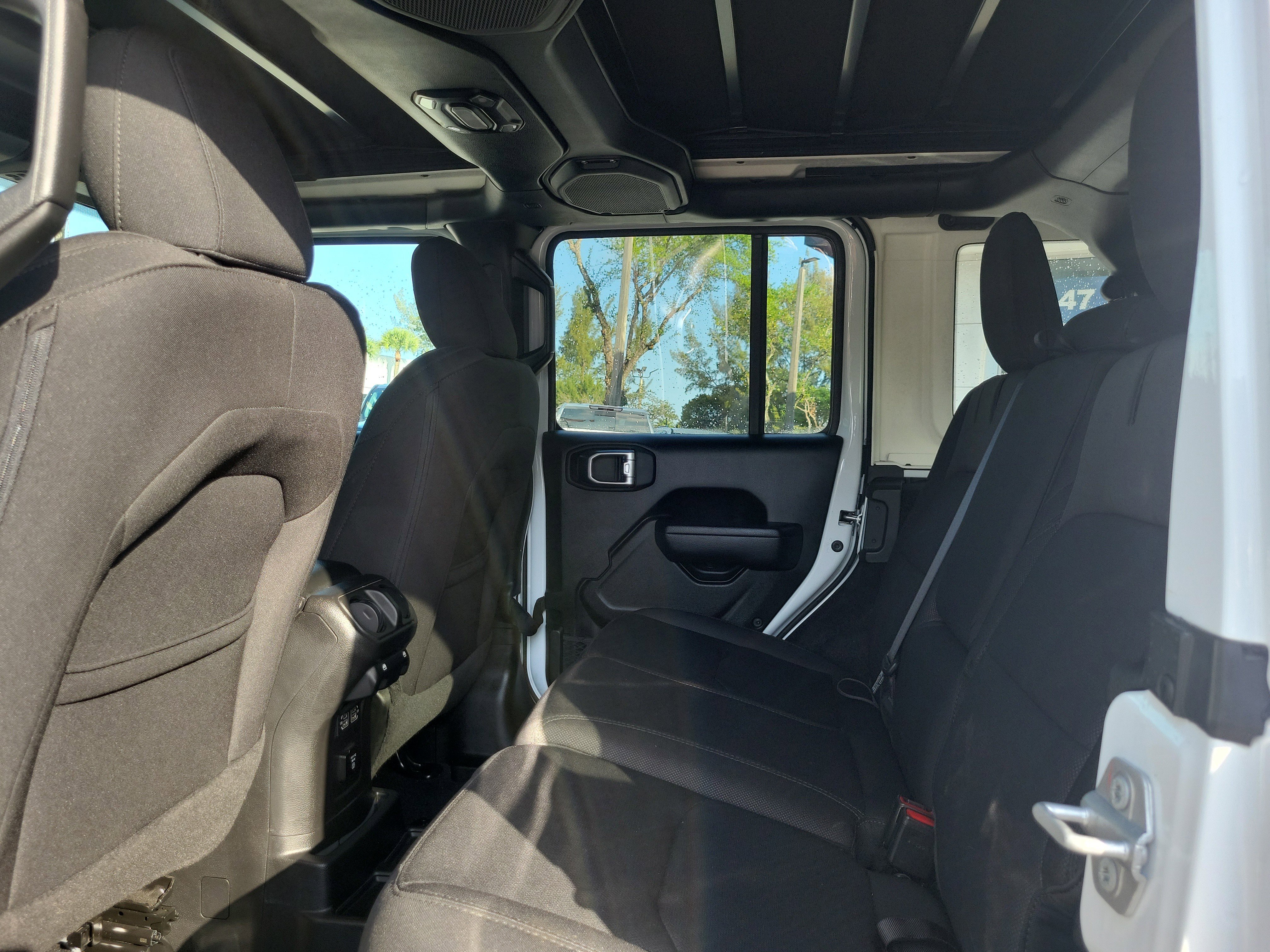 Used 2023 Jeep Wrangler Unlimited w/ Sun & Screen Package image 14