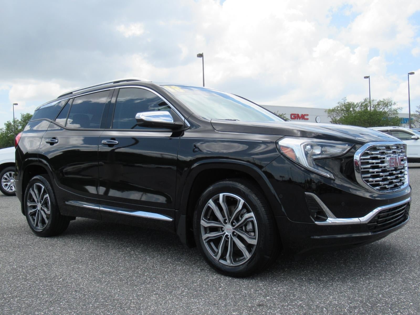 Used 2018 GMC Terrain Denali w/ Advanced Safety Package FWD image 1