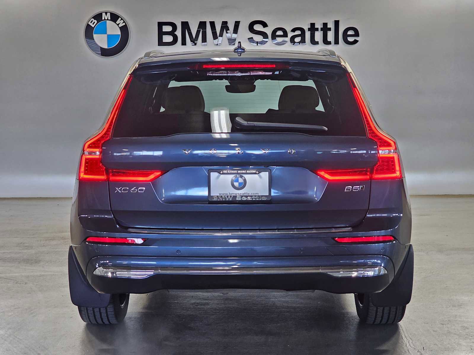 Used 2022 Volvo XC60 B5 Inscription w/ Advanced Package AWD/4WD image 5