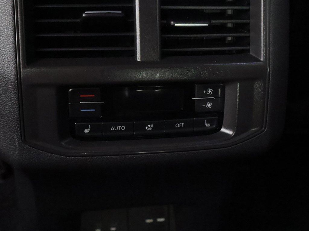 Used 2022 Volkswagen Atlas SEL Premium image 40