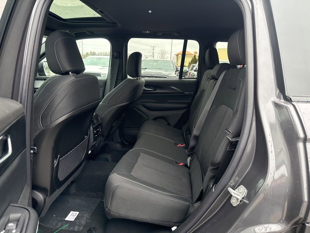 New 2026 Jeep Grand Cherokee Laredo image 23