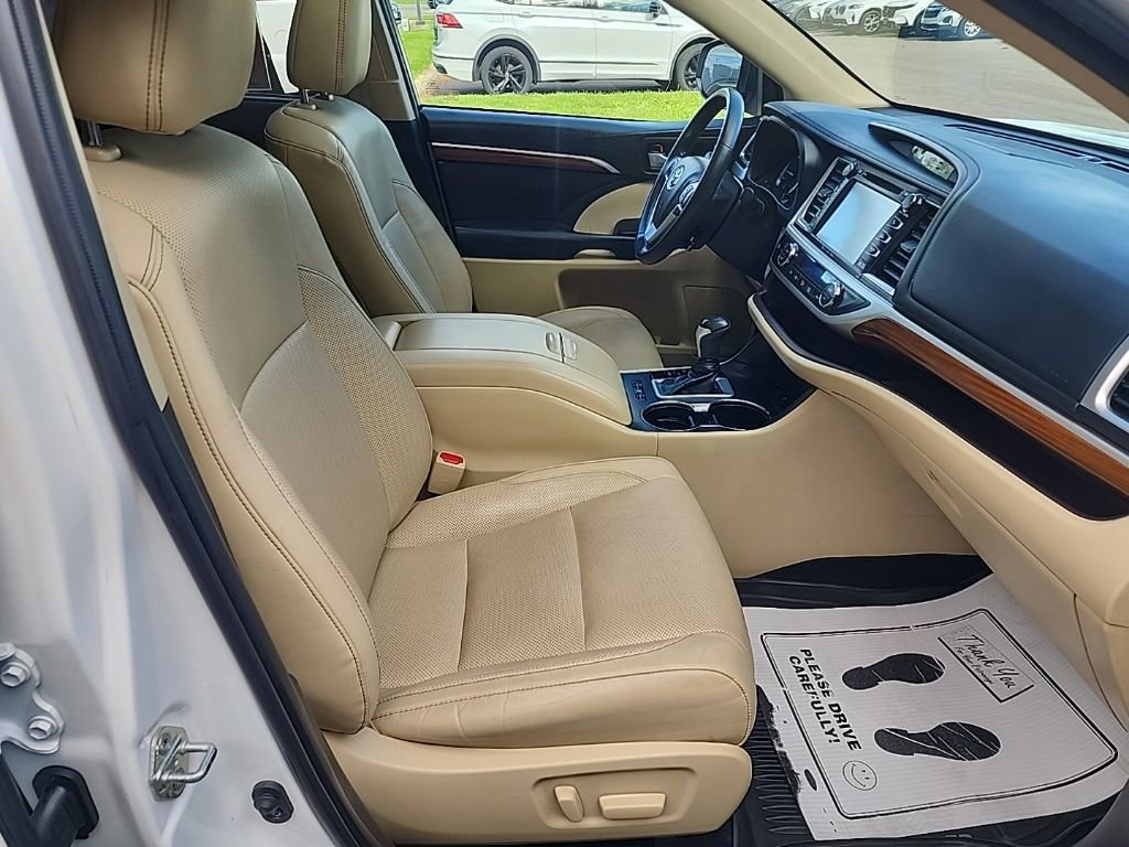 Used 2019 Toyota Highlander Limited AWD/4WD image 26